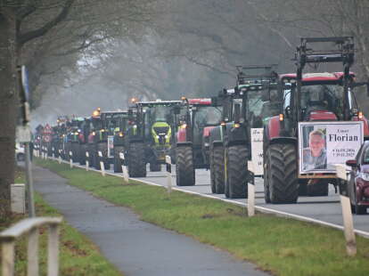 Tödlicher Unfall in Friedeburg: 40 Trecker erinnern bei Gedenkfahrt an verstorbenen Landwirtslehrling