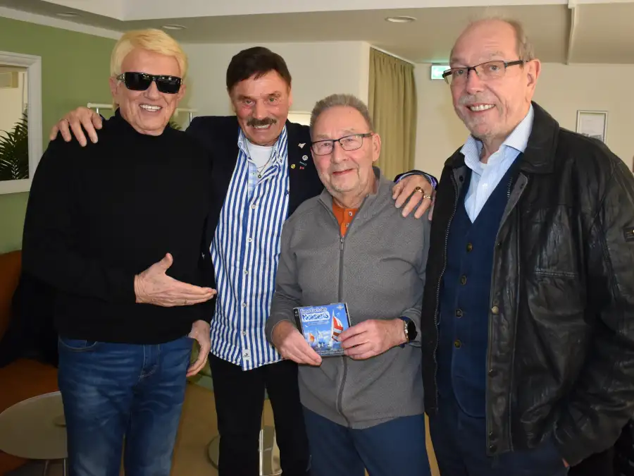 New handprints for Wittmund: Schlager legend Heino immortalizes himself at ...