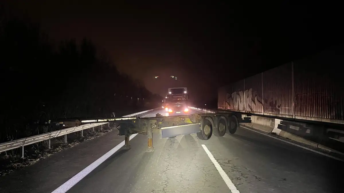 Ermittlungsgruppe eingerichtet: Gefährliche Lkw-Blockaden auf Bremer ...