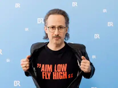 Eurovision Song Contest: Swarovski und Ostrowski moderieren den ESC in Wien