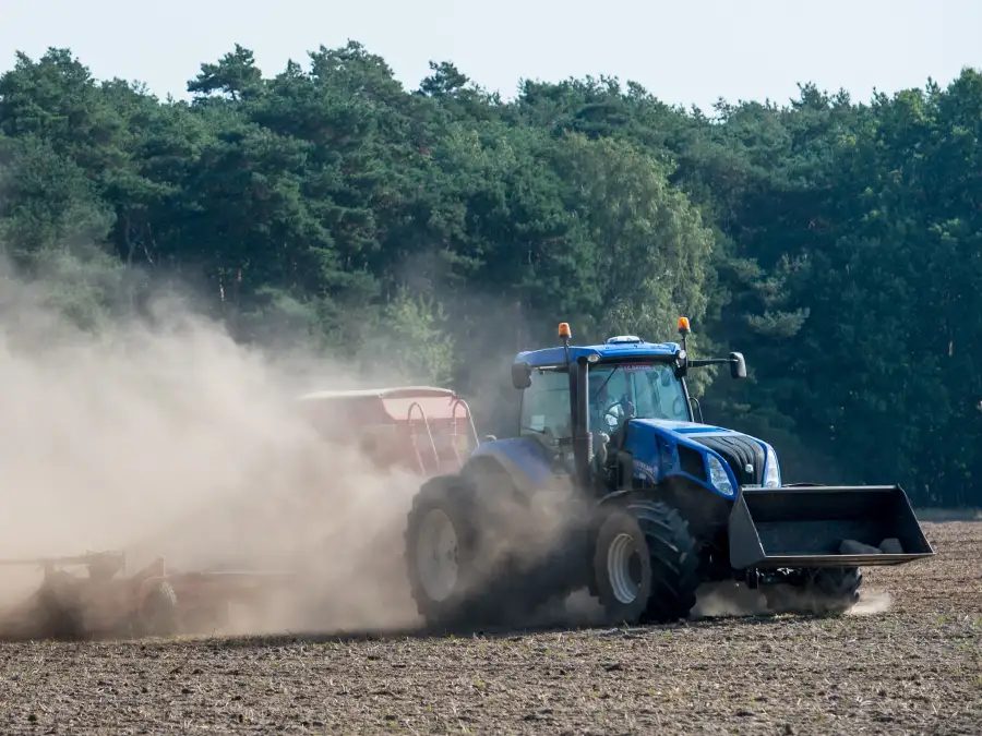 Insolvency at agricultural machinery dealer: Agricultural machinery ...