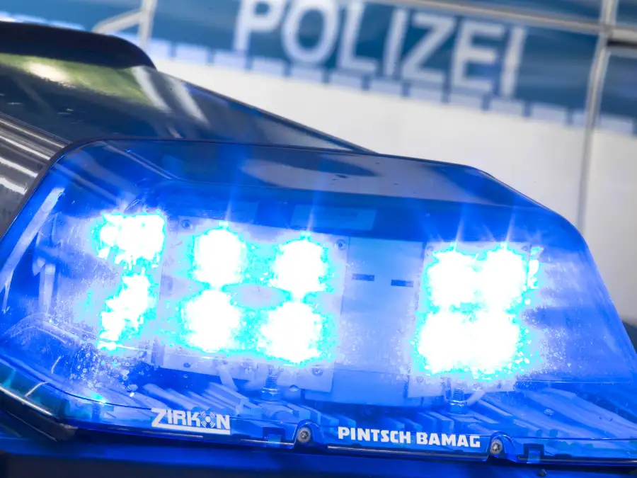 Polizeieinsatz in Wiesmoor: 20-Jähriger randaliert und greift einen Polizisten an