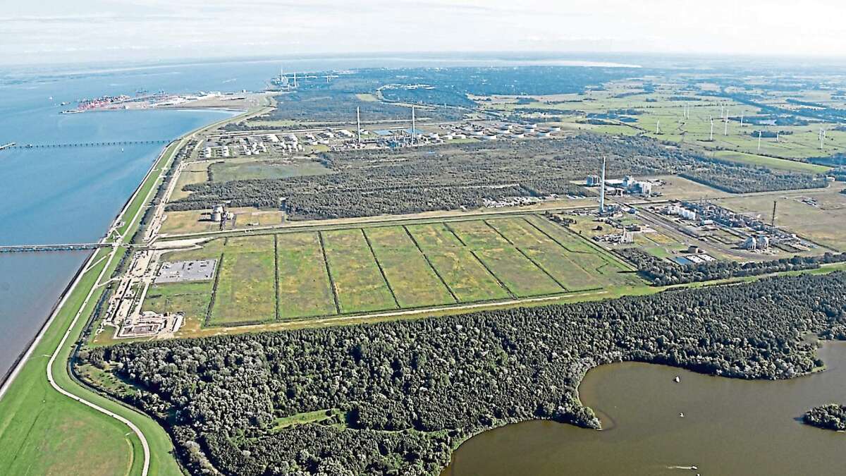 Streit um LNG-Ausbau: Fridays for Future demonstriert in Wilhelmshaven