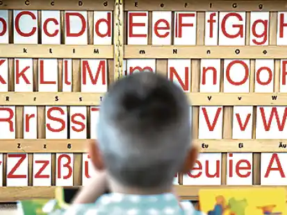 Buchstaben waren schon in der ersten Klasse kein Problem mehr f&uuml;r Lian aus Hooksiel. Er lernte innerhalb von zwei Wochen Lesen und Schreiben.