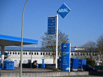 Politisches Weltgeschehen: Gestiegene Spritpreise machen Wilhelmshavener Unternehmen zu schaffen