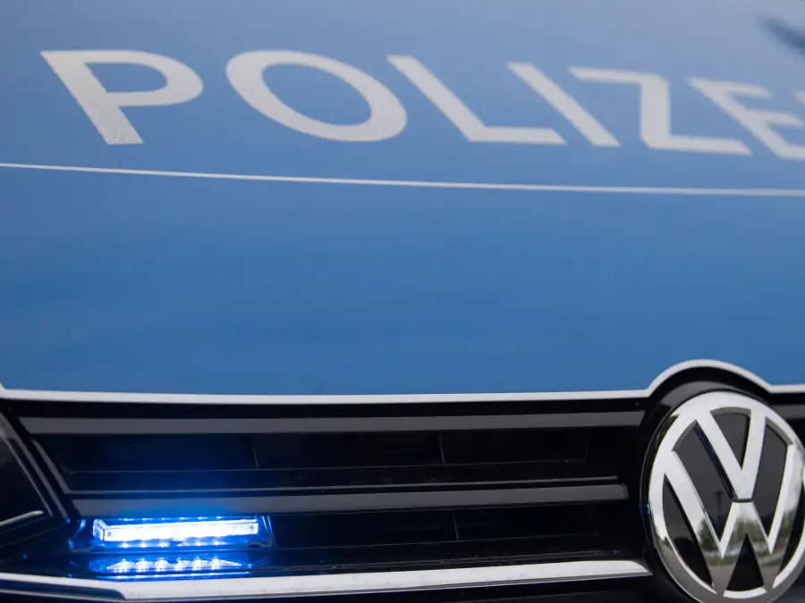 Incident in Middelsfähr: Dog bites 85-year-old in the back of the knee