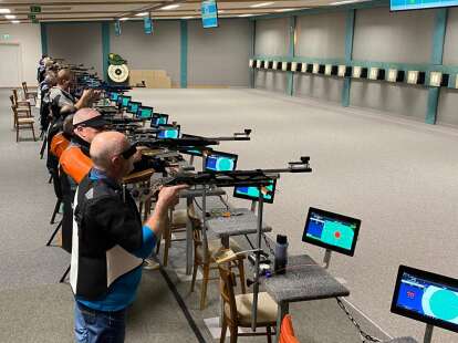 Schießsport: Blombergs Feddermann ist der Marathon-Mann am Luftgewehr – Winzigkeit von 0,1 Ringen entscheidet bei Teams