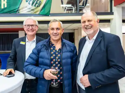 Μια μικρή στιγμή ηρεμίας πριν ξεκινήσουν τα πράγματα (από αριστερά): Michael Engelbrecht, Wladimir Kaminer και Helmut Loerts-Sabin.