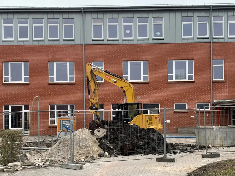 Bomb found in Emden: Unexploded ordnance in schoolyard was a phosphorus ...