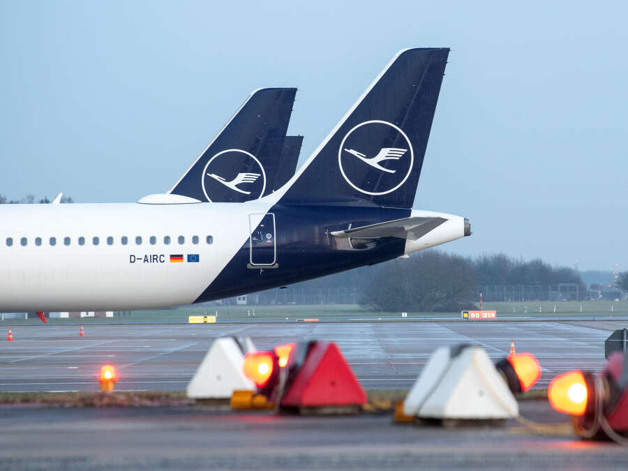 Tarifkonflikt bei Fluggesellschaft: Kabinenpersonal der Lufthansa streikt am Freitag