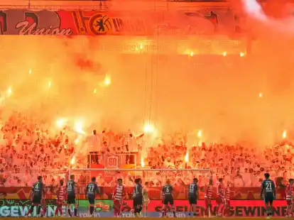 Pyroshow Mit Auto Pyroshow von Berliner Fans: Union muss viel zahlen