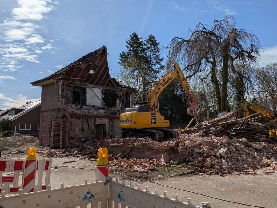 From demolition to new construction: Law firm building in Esens makes way ...