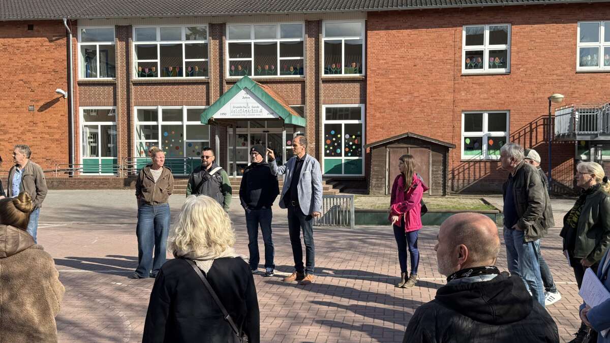 Sanierung der Grundschule Sande: Politik berät über neues Dach und PV ...