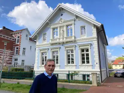 Haus an der Kanalstrae in Oldenburg: Architekt Klaus Zugermeier saniert  Villa und zeigt Kunst von Otto Wohlfahrt