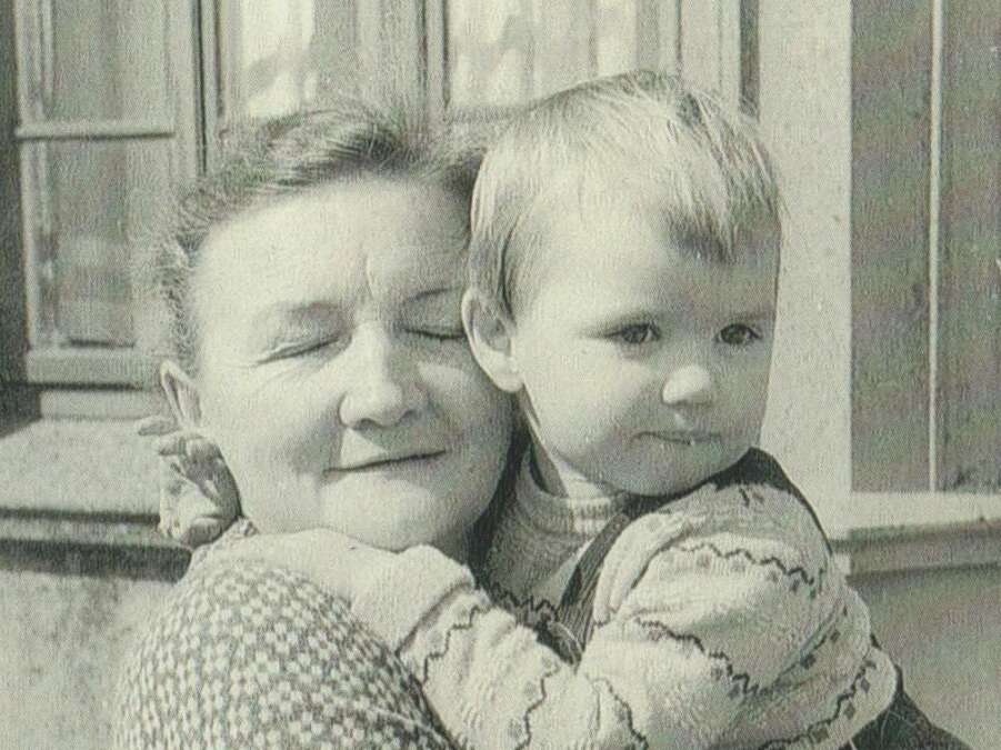 Lesung im Schloss: „Oma Jever“ erzählt Biografie und Jahrhundertgeschichte