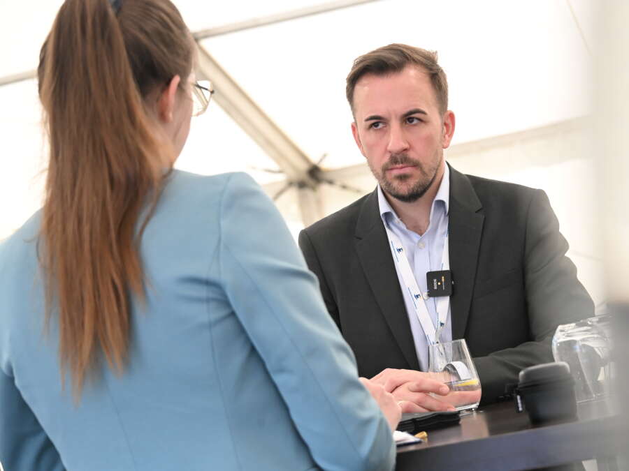 CDU-Politiker Bastian Ernst zeigt Offenheit für Emden und Bremerhaven als ...