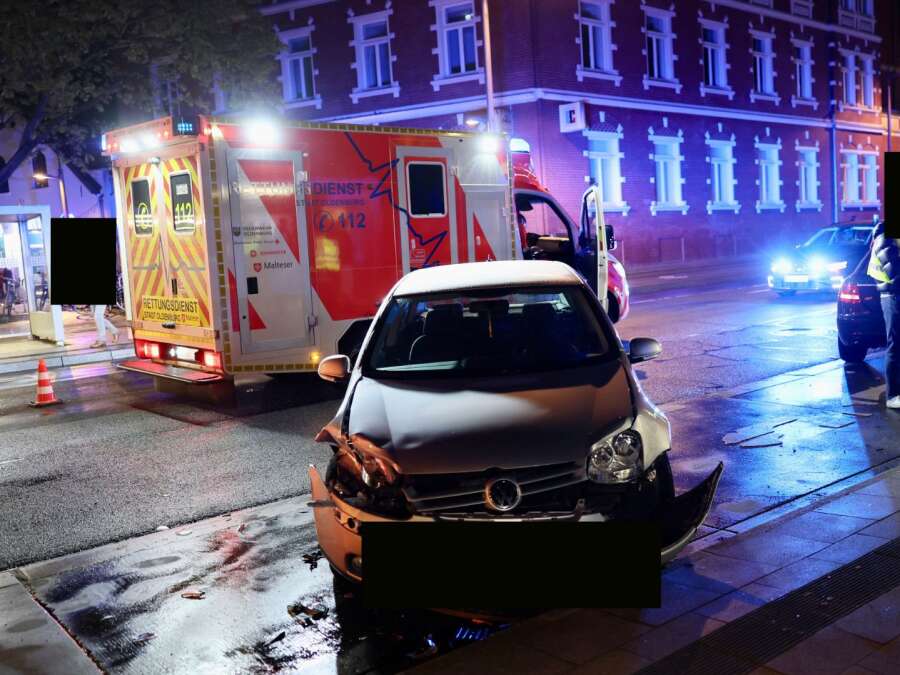 Einsatz in Oldenburg: Vier Menschen bei Unfall am Lappan verletzt