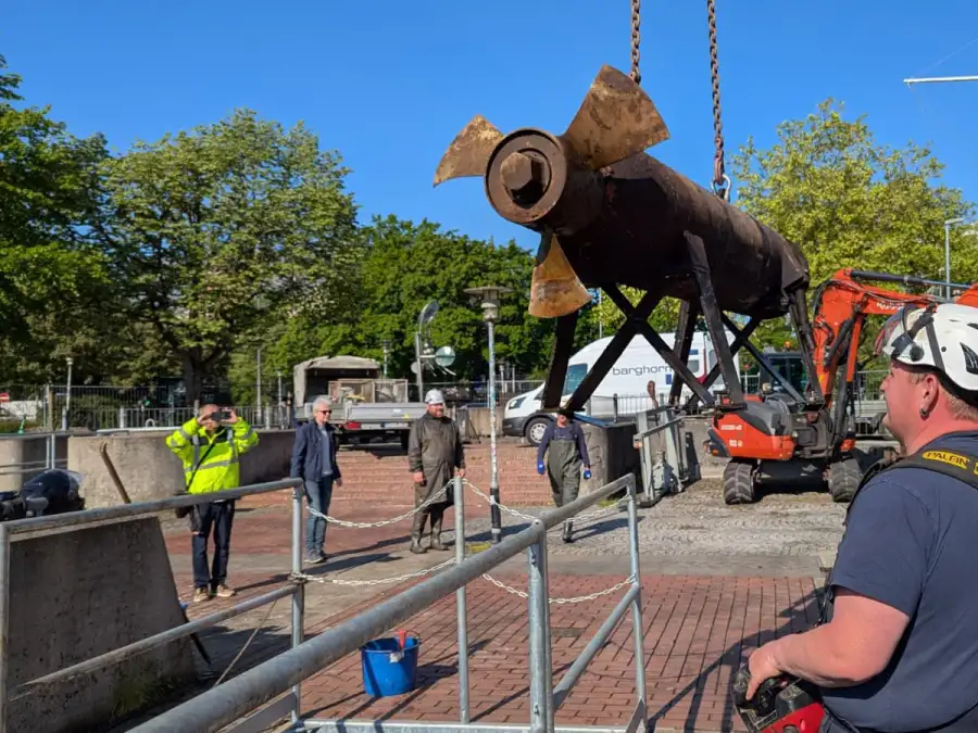 Schpfwerk Haaren in Oldenburg: Pumpe fr Generalberholung nach Hamburg