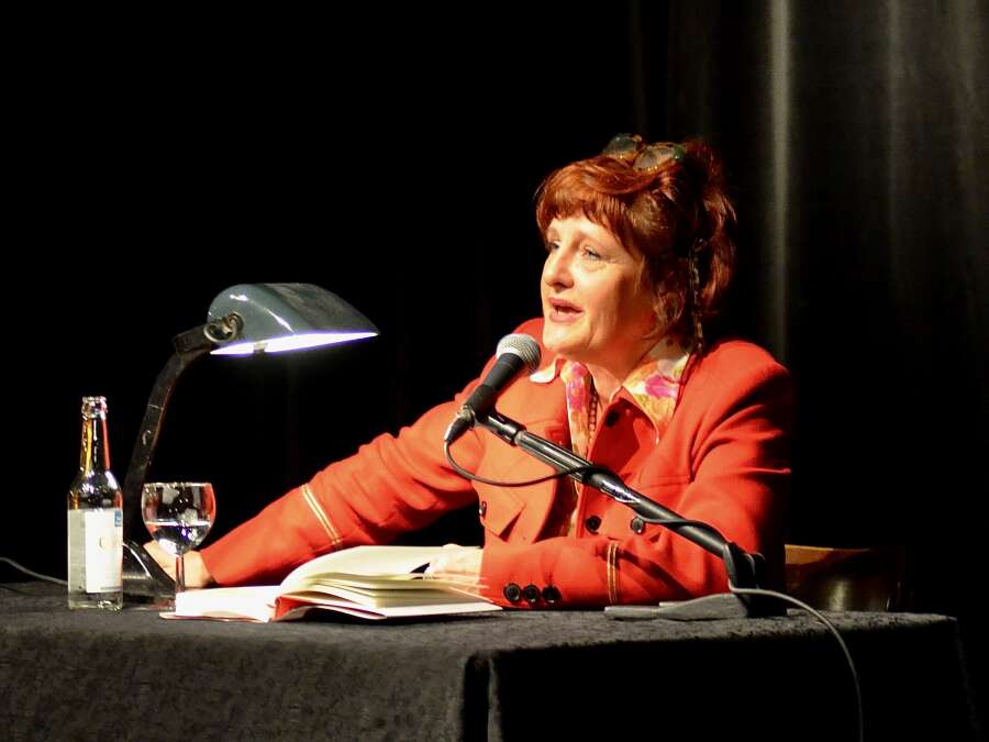 Annette Dittert liest in Oldenburg: Neues Buch „Dear Britain“ im ...