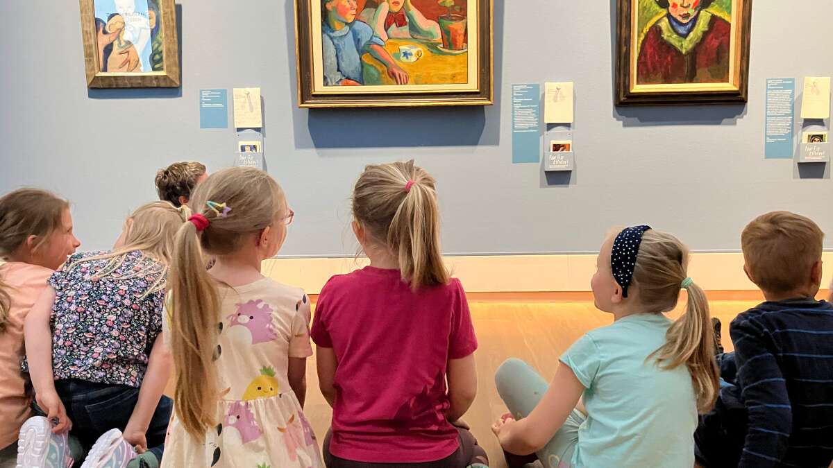 Kinderprojekt in Emder Kunsthalle: Warum die beiden Frauen auf dem Bild so ...