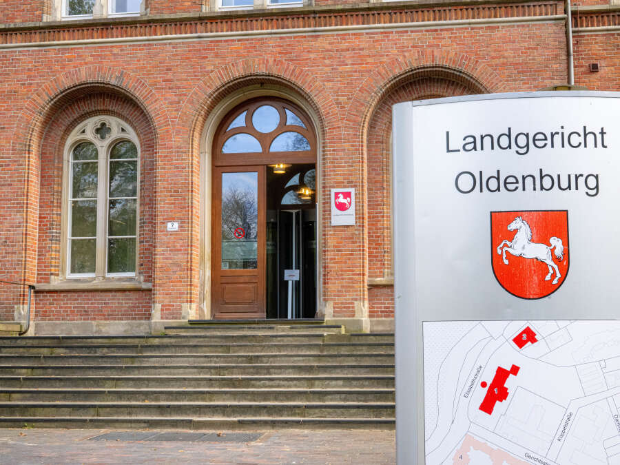 Trial begins in Oldenburg: Robbery in a retirement home in Jever - | Man ...