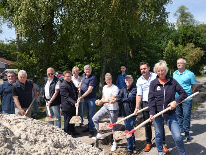 Gesamtrealisierung bis Frühjahr 2027: Bau der Radvorrangroute zwischen Jever und Schortens offiziell gestartet