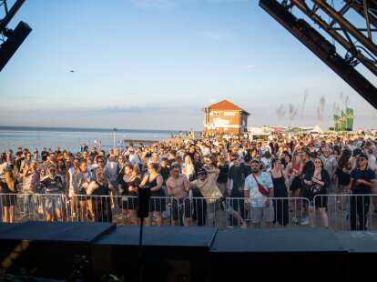 Beachparty in Hooksiel: Vom Geheimtipp zum Publikumsmagneten – „Wave & Sand“ soll auch nächstes Jahr wieder stattfinden