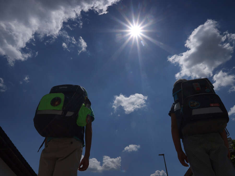Regulations in Jeverland: Heat-related school closures at all schools? Not ...