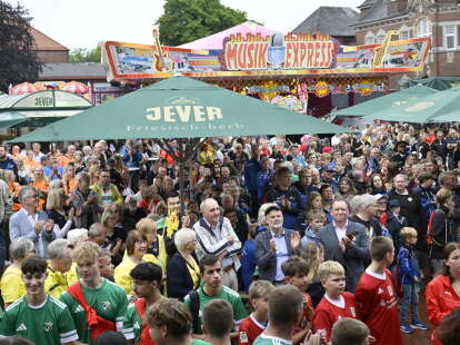 Von Esens bis Wiesmoor: Schützenfest, Bürgermarkt, Blütenfest – Diese Feste darf man im Harlingerland nicht verpassen