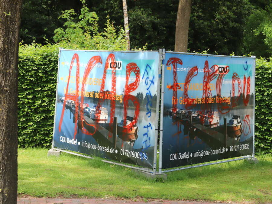 Vandalism in the municipality of Barßel: CDU election posters defaced with ...