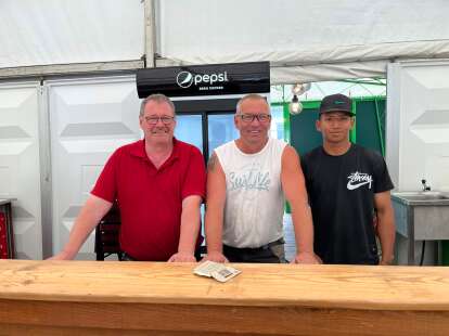 Neuerungen auf dem Festplatz: Schützenfest in Esens – Claassen eröffnet erstmals zusätzlich Café- und Weinzelt