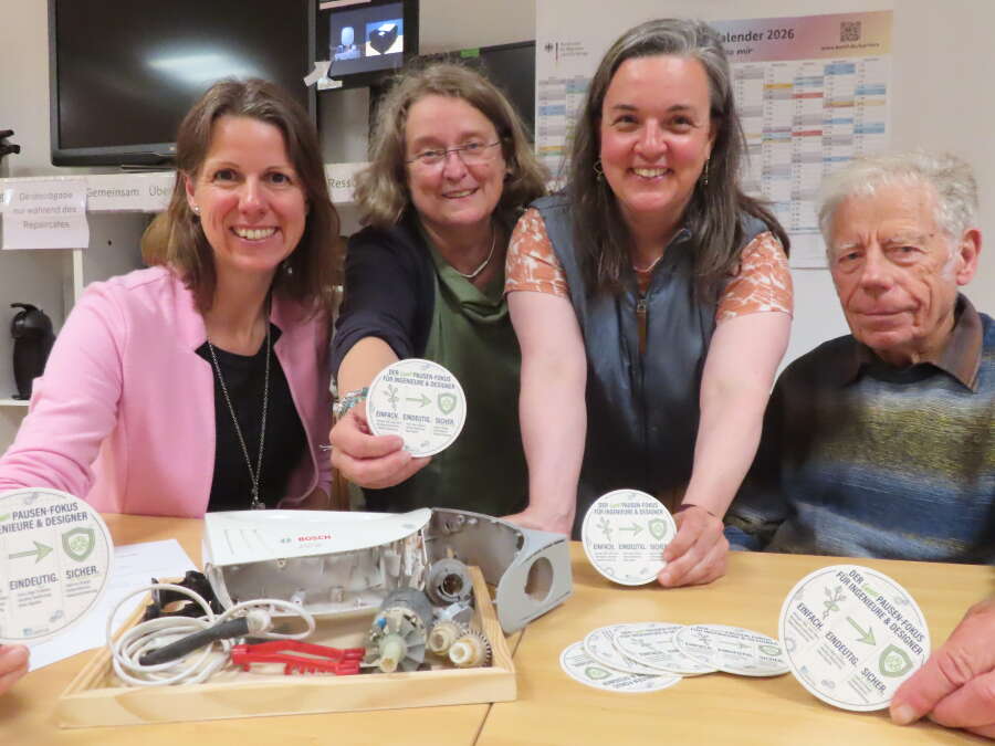 Repair Café in Emden's MachBar: Here, future product developers learn ...