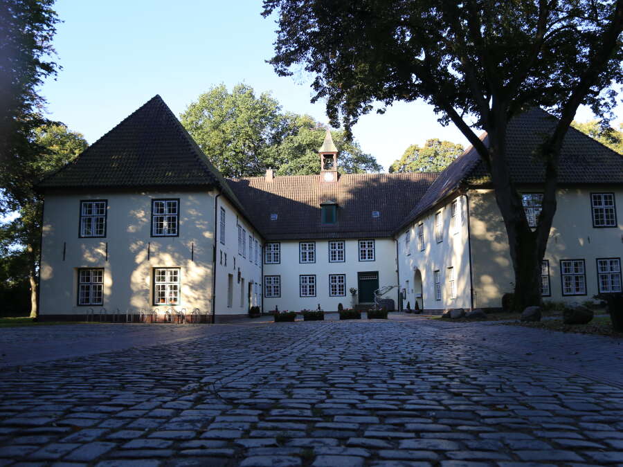 Zetel und die Sorge vor „Fall Aschaffenburg“: Asylbewerber aus Friesland ...