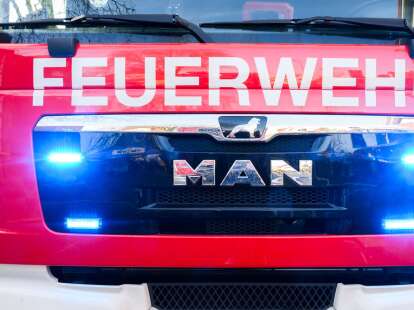 Bewohner kann sich retten: Haus in Zetel brennt vollständig aus
