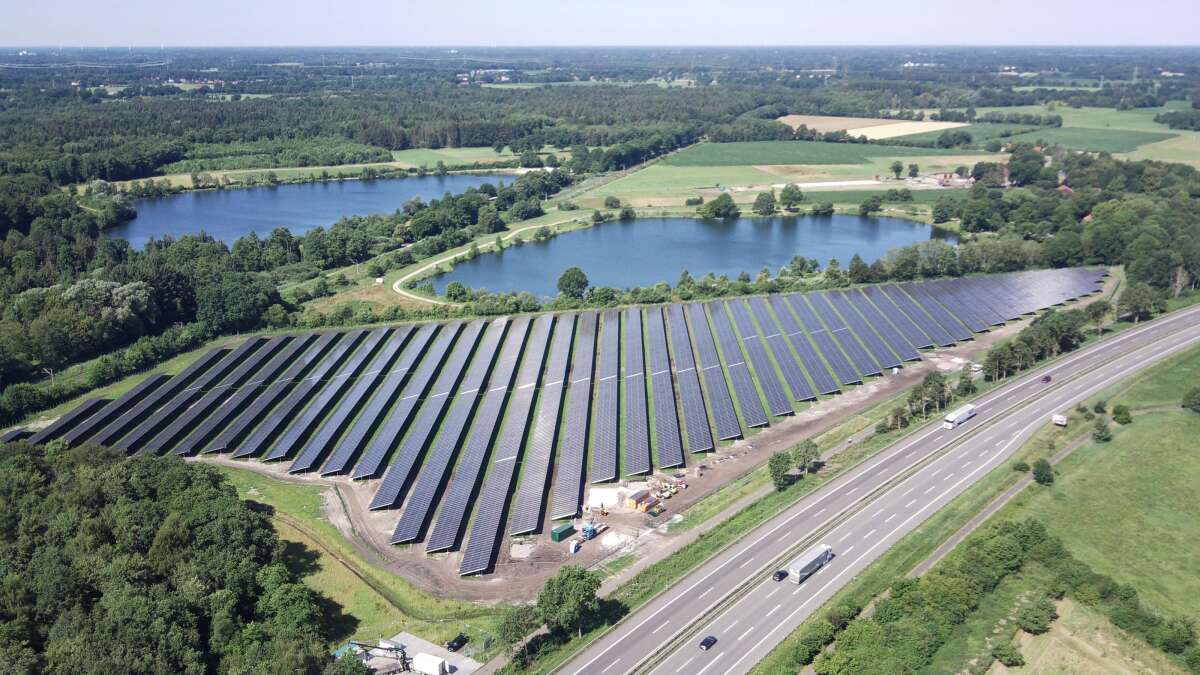 Erneuerbare Energien im Ammerland: Großer Solarpark entsteht an der A28 – ...