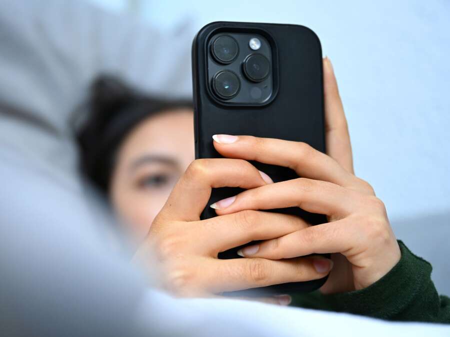 Law passed: France bans social media for under-15s