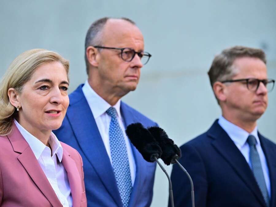 Merz baut Kabinett um: CDU – Chaotisch Demokratische Union