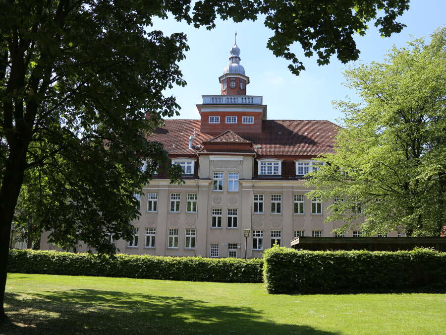Hunting accident in Harkebrügge: Woman shot and seriously injured in ...