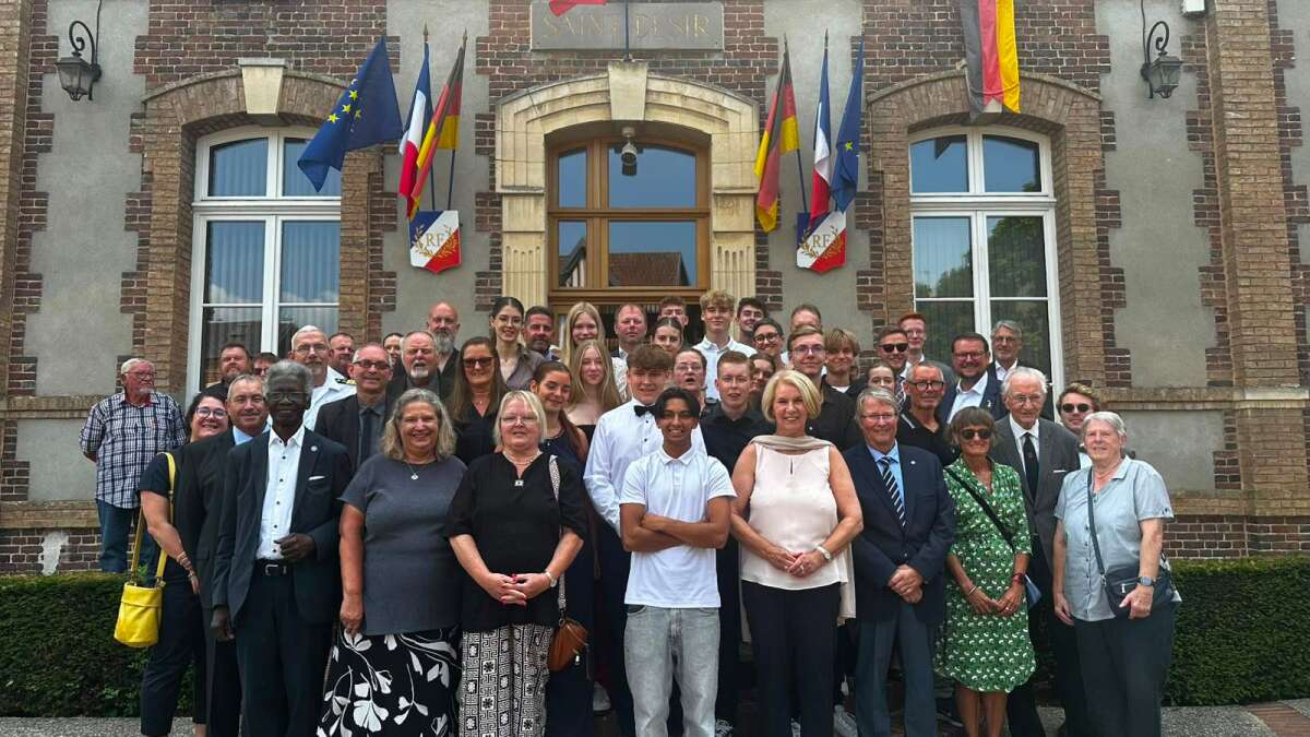 Camp in Normandy: Peace project connects young people from Emden with ...