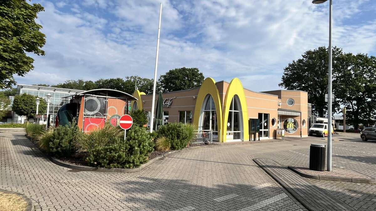 Smoldering fire in the kitchen: McDonald's Cloppenburg reopens this ...