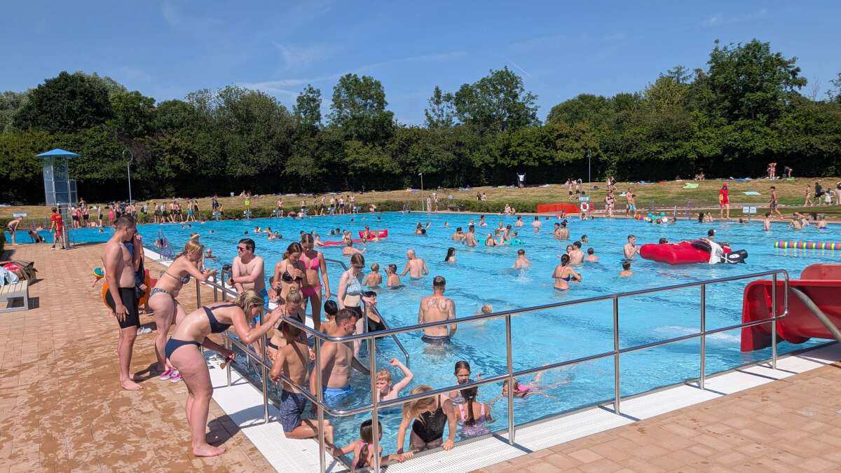 Rescue operations in Jever: Two children were in danger of drowning at the ...