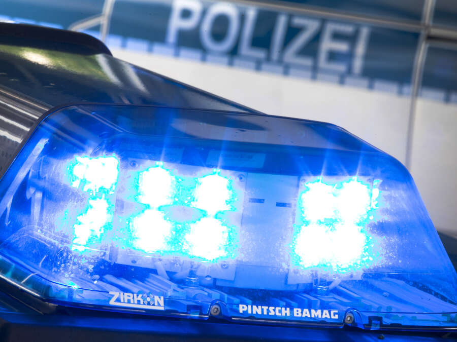 Accident near Dörpen: Failed overtaking maneuver on the B401 - | Three ...