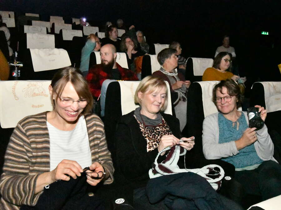 Handarbeiten wieder im Trend: Im Emder Kino wird auch nächstes Jahr ...