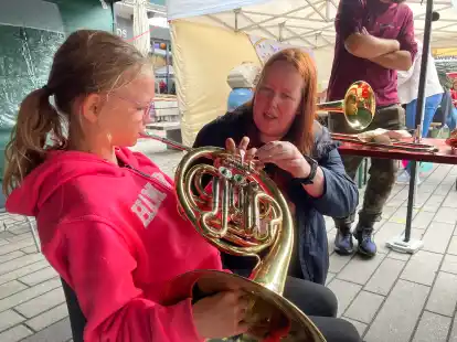 Ein gro&szlig;es Vergn&uuml;gen: Das Kinderfest in Emden am letzten August-Wochenende im August lockte Hunderte Familien auf den Neuen Markt