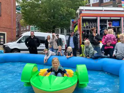 Ein gro&szlig;es Vergn&uuml;gen: Das Kinderfest in Emden am letzten August-Wochenende im August lockte Hunderte Familien auf den Neuen Markt