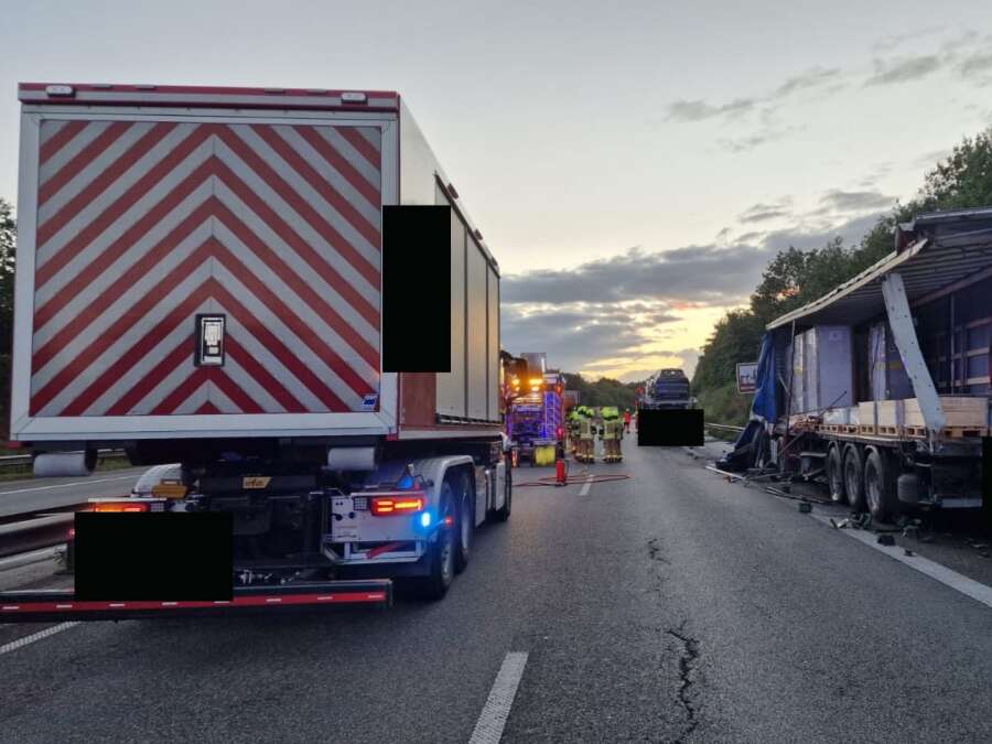 Accident near Delmenhorst: Truck driver dies after breakdown on A28 - | ...