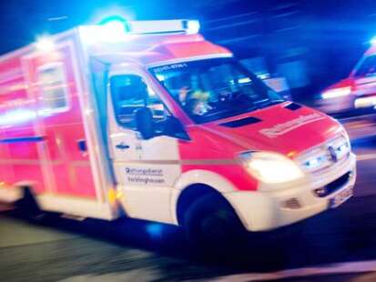 Verkehrsunfall: 89-Jähriger fährt in Holtgast gegen Baum