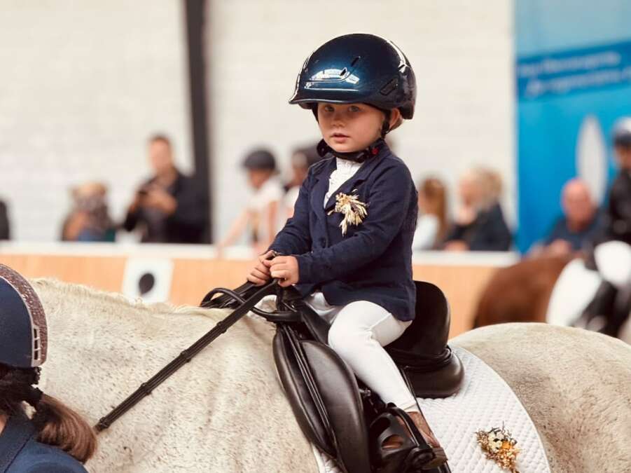 Equestrian Days in Emden: Wow! Youngest rider gives goosebumps - | ...