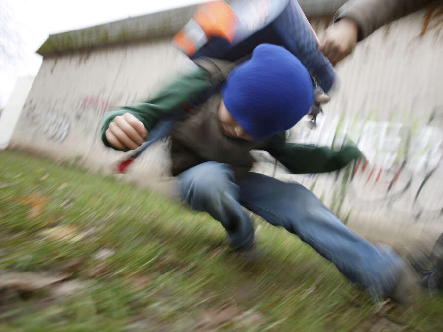 Neuer Erlass: Nach Mobbing-Vorfällen in Emden – Schulen müssen sich ...