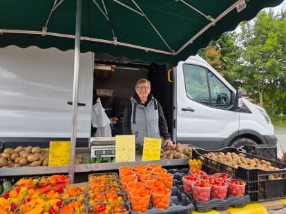Tradition in Wilhelmshaven: Wochenmarkt in Altengroden ist bald Geschichte – Nicht nur Kunden sind traurig